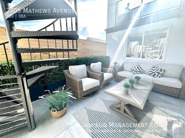 Foto del edificio - 2705 Mathews Ave