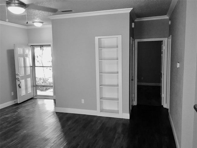 Building Photo - 2115 St Michaels Dr