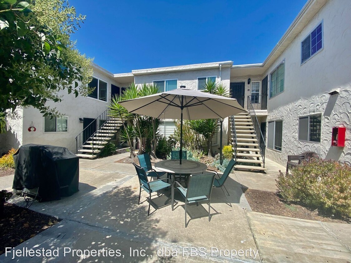 Primary Photo - 2 br, 1.5 bath House - 4262-13 Wilson Avenue