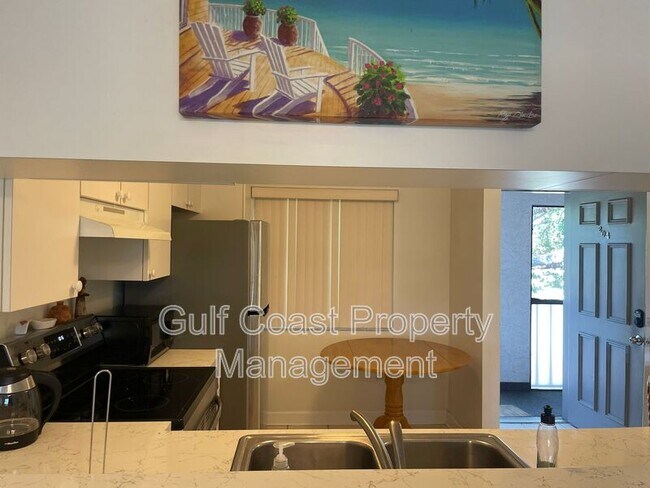 Building Photo - 2124 N Tamiami Trl