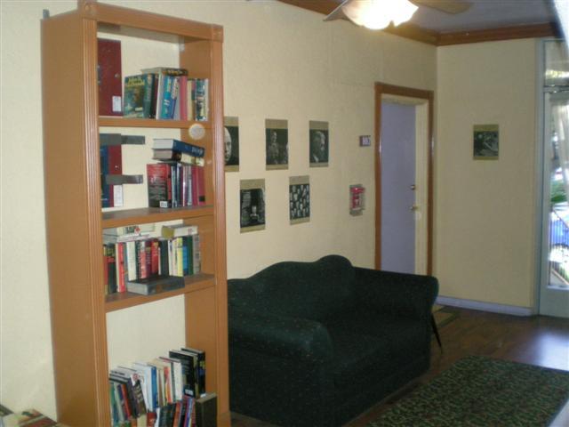 Building Photo - 213 S Jackson St