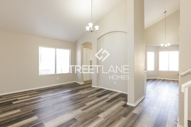 Foto del edificio - REDUCED- Spacious 4 bedroom home in Phoenix!