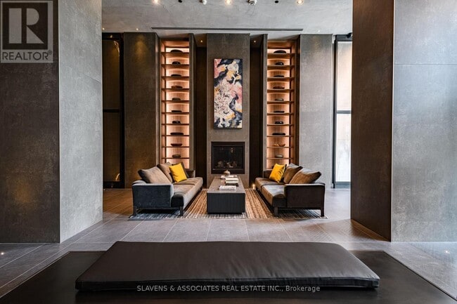 Building Photo - 55 Charles St E