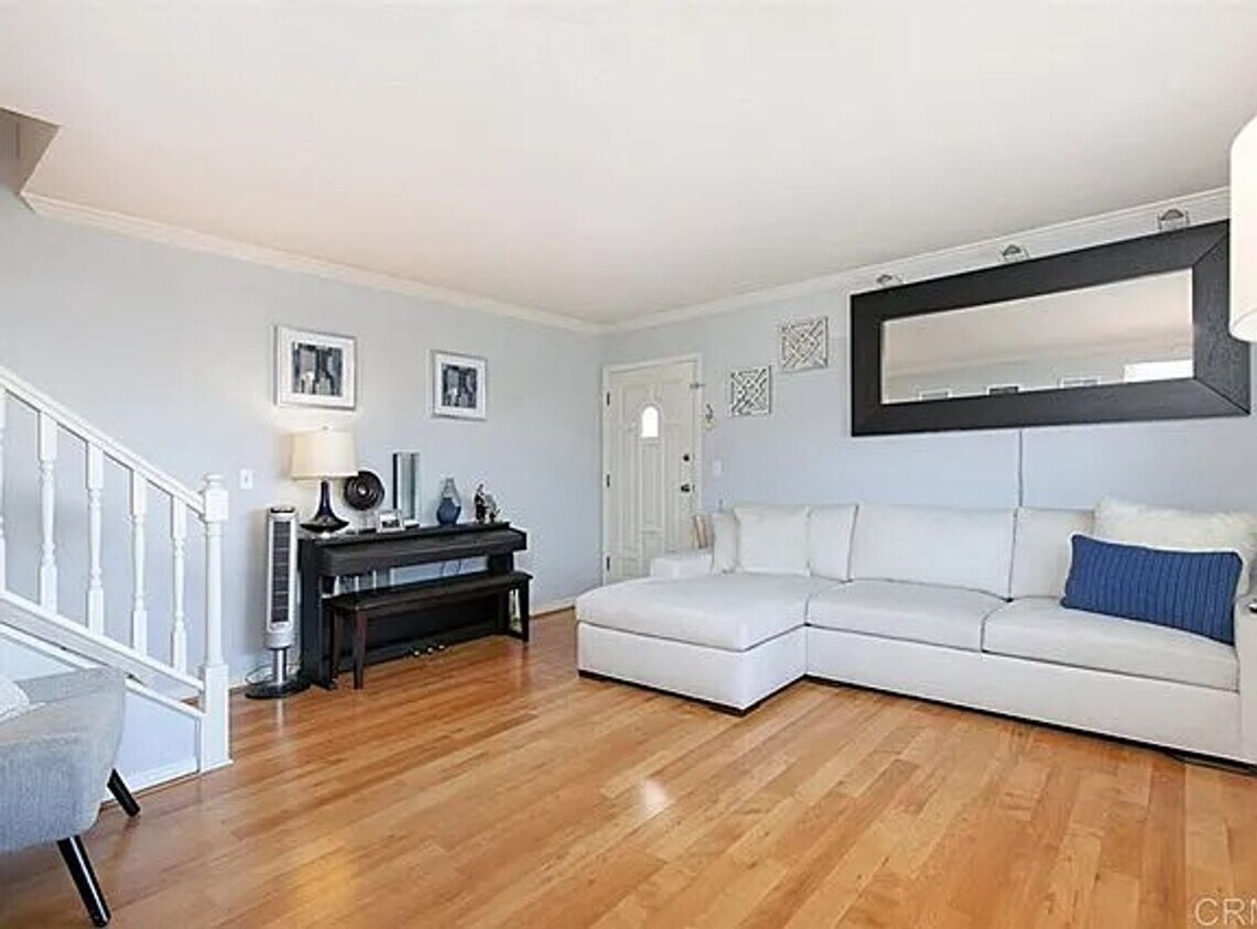 Primary Photo - Your Perfect Pacific Beach Home Awaits!