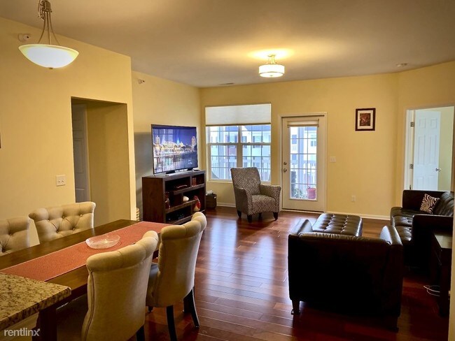 Foto del edificio - 1017 E Summerfield Glen Cir