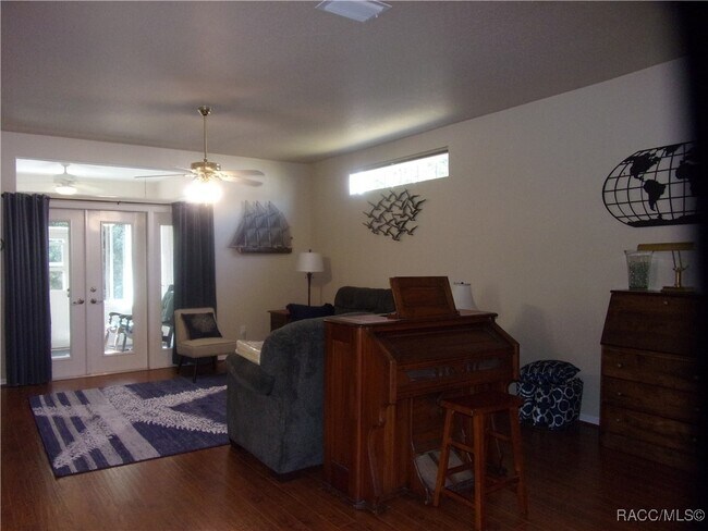 Foto del edificio - 3521 S Belgrave Dr