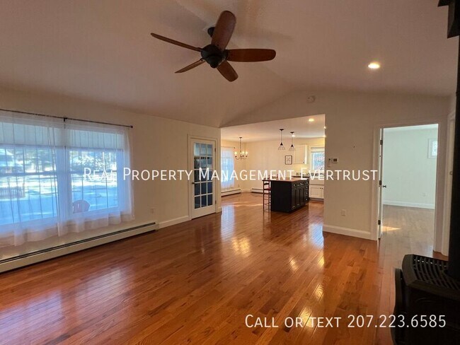 Foto del edificio - 65 Shore Rd