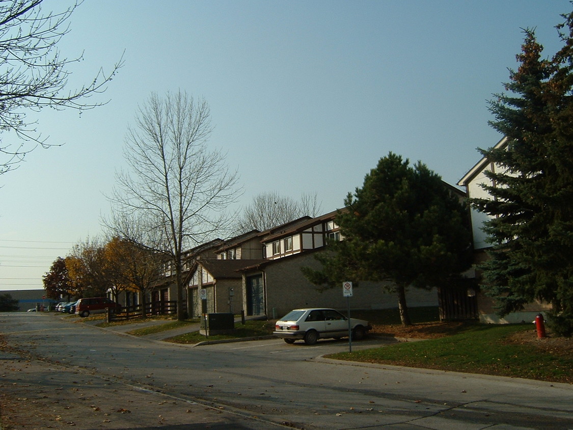 Primary Photo - Monarch Mews