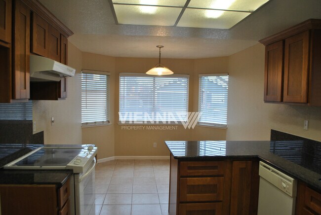 Building Photo - House for Rent in Antelope!