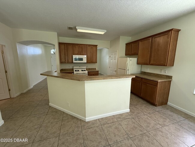 Building Photo - 705 Ravenshill Way