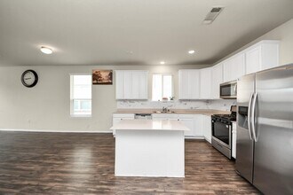 Building Photo - 25827 Kinship Ct