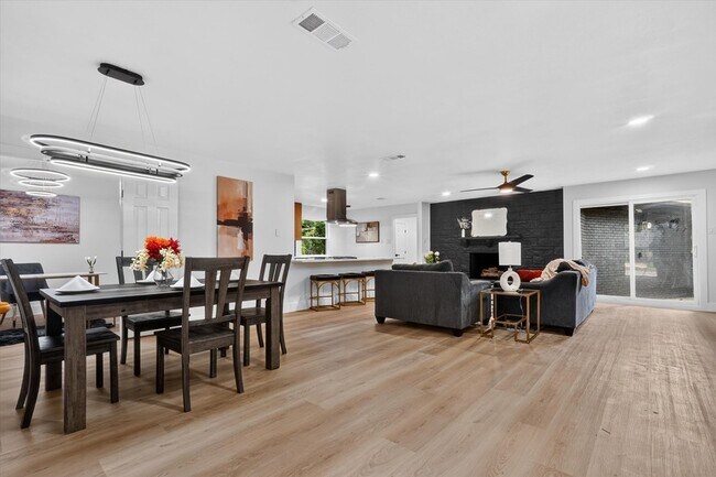 Foto del edificio - 1104 Westwood Dr