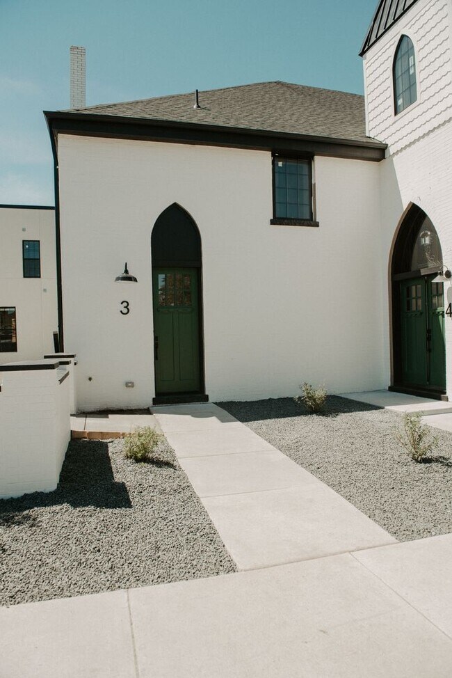 Foto del edificio - 2 Bed/2 Bath Historic Church Conversion in...