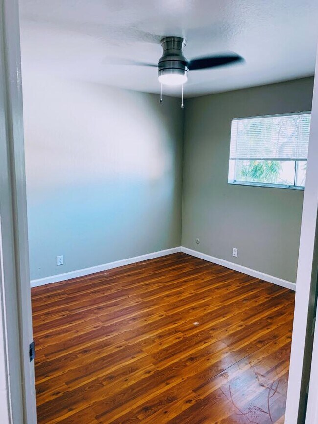 Building Photo - 1 bedroom in Oakland CA 94619