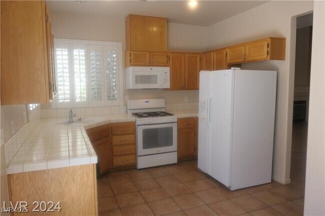 Foto del edificio - 6665 Golden Pond Cir