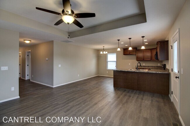 Building Photo - 3 br, 2 bath House - 4626 W Madison