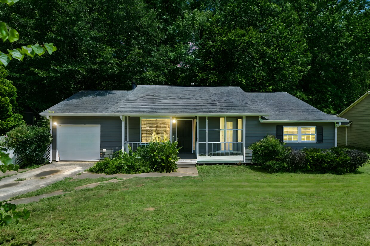 Primary Photo - 3045 Wildflower Ln SW