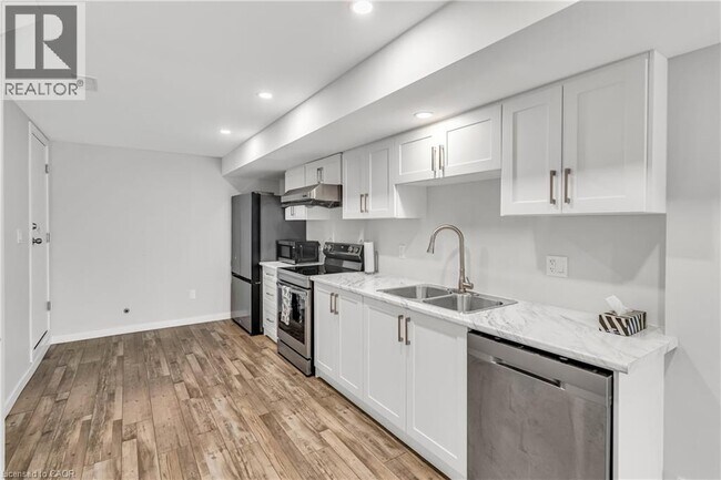 Building Photo - 916 Dunnigan Ct