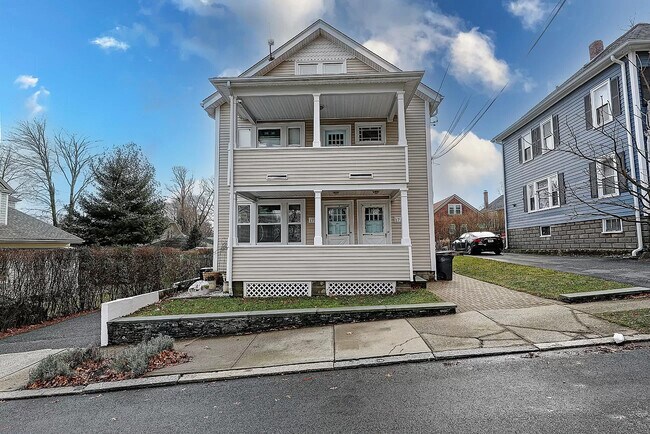 Building Photo - 173 Chace Ave