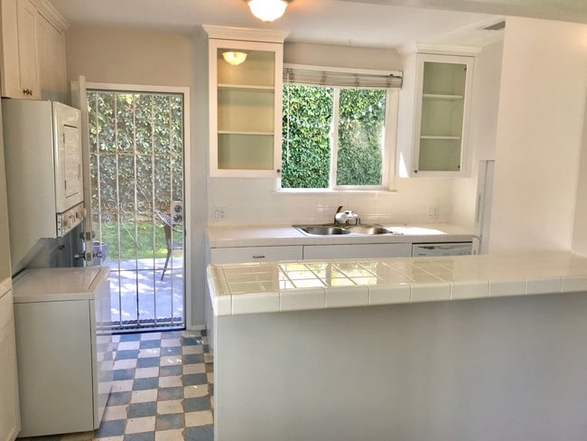 Open remodeled kitchen - 1348 Manhattan Beach Blvd