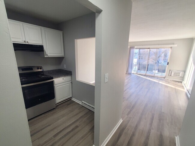 Foto del edificio - 760 Cummins Hwy