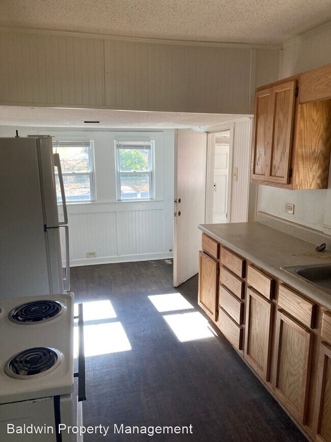 Building Photo - 3 br, 1 bath House - 1542 NE 24TH STREET