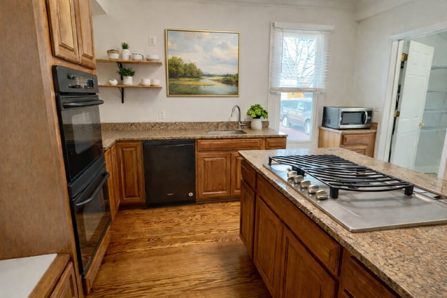 Building Photo - 625 Goldsborough St