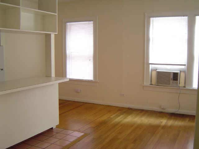 Building Photo - 808 Sul Ross St