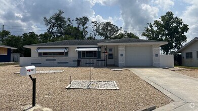 Building Photo - 10802 Laburnum Dr