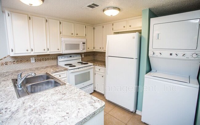 Building Photo - 8601 Memphis Dr