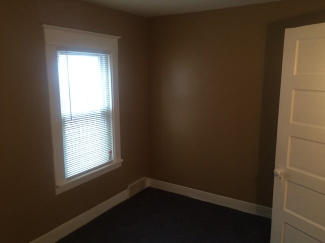 Bedroom - 80 Roswell Ave