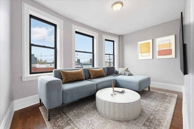 Building Photo - 134 Clifton Pl