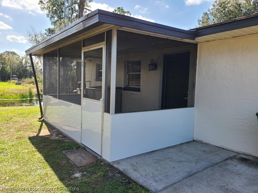 Building Photo - 120 Lavender Ave