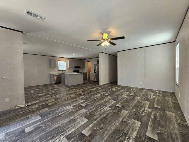 Building Photo - 6711 Hidden Oaks Dr
