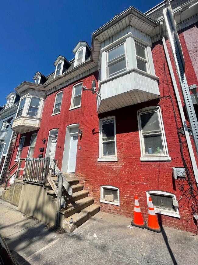 Building Photo - 529 E Philadelphia St