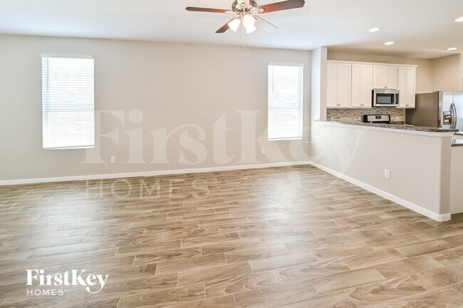 Foto del edificio - 2722 Skyview Long Dr