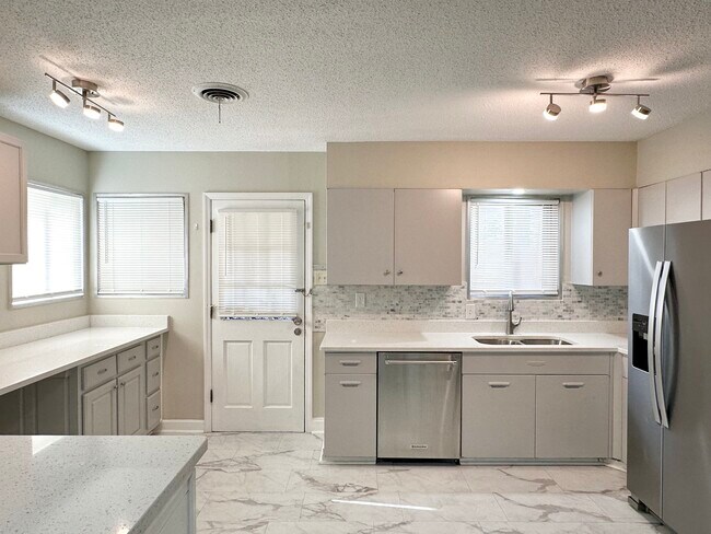 Foto del edificio - 141 N White Station Rd