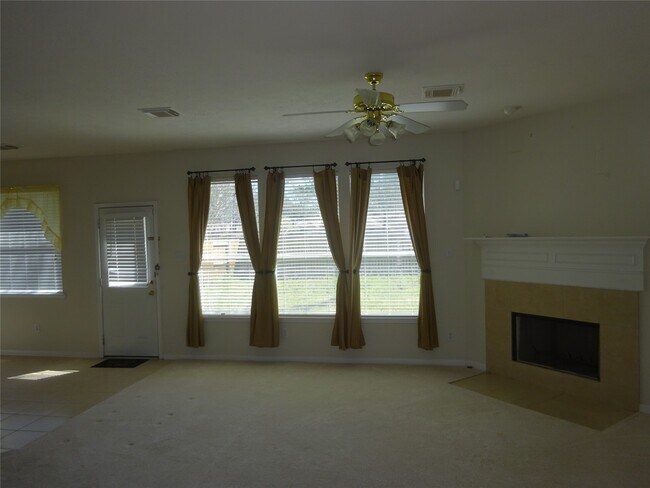Foto del edificio - 4702 Rolling View Ct