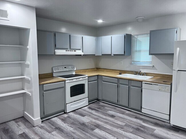 Building Photo - 3728 Chula Vista Drive