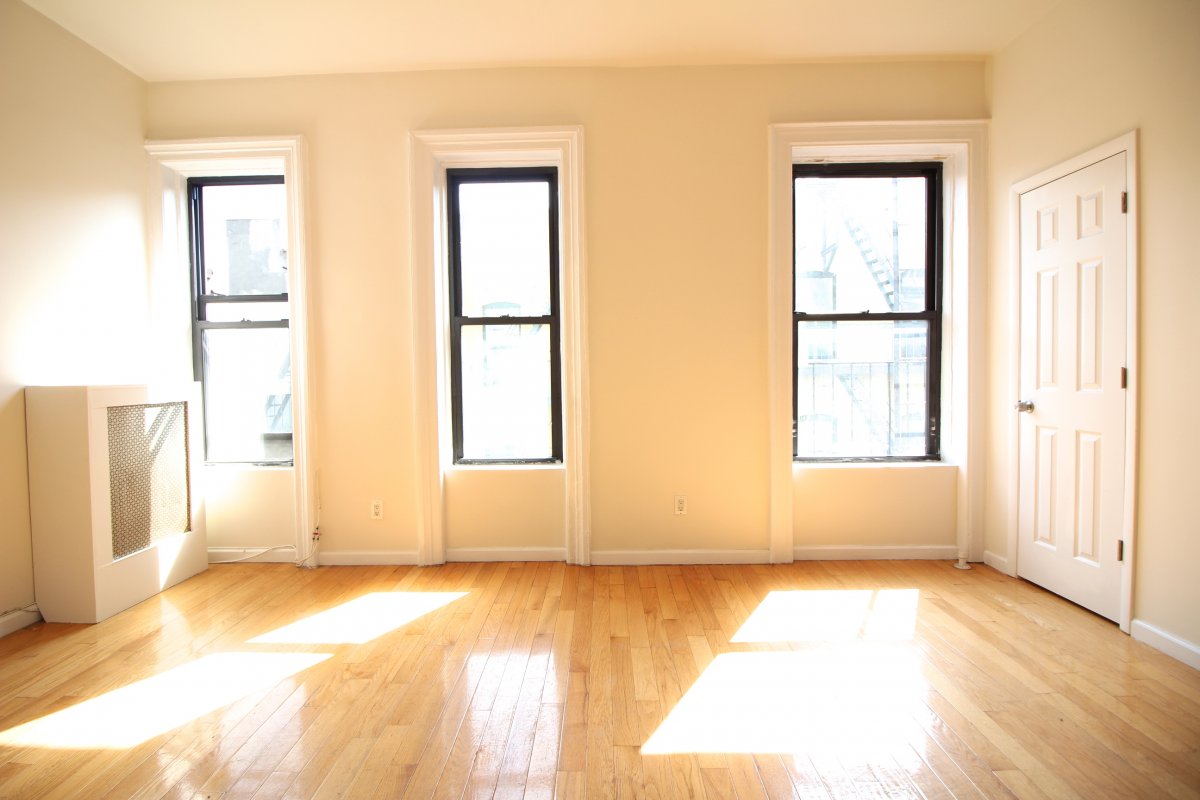 Primary Photo - 12 W 104th St