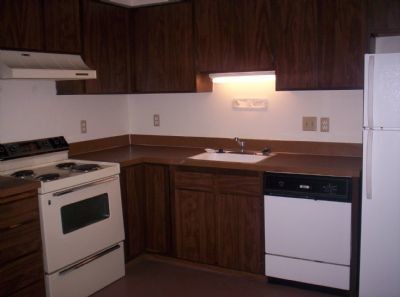 Foto del edificio - Large 2-bedrooms in 4-plex with laundry ro...