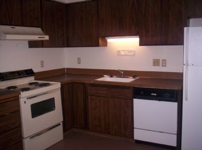 Foto del edificio - Large 2-bedrooms in 4-plex with laundry room/hookups