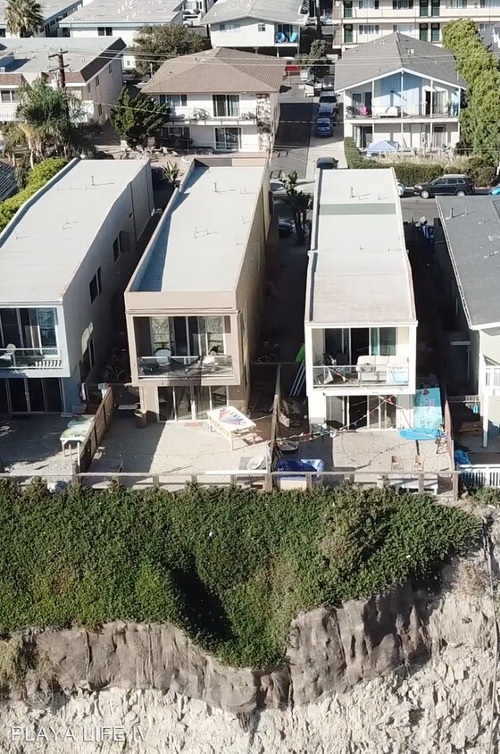 Primary Photo - 3 br, 4 bath Room For Rent - 6567 Del Playa