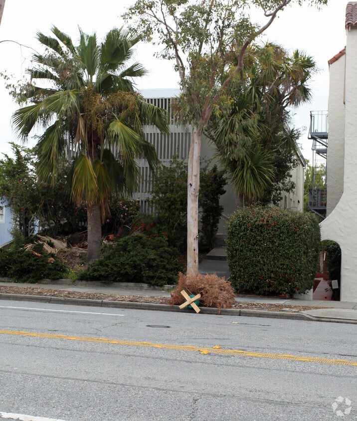 Building Photo - 1128 El Camino Real