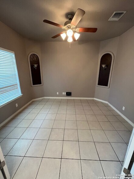 Foto del edificio - 1835 White Tail Ln