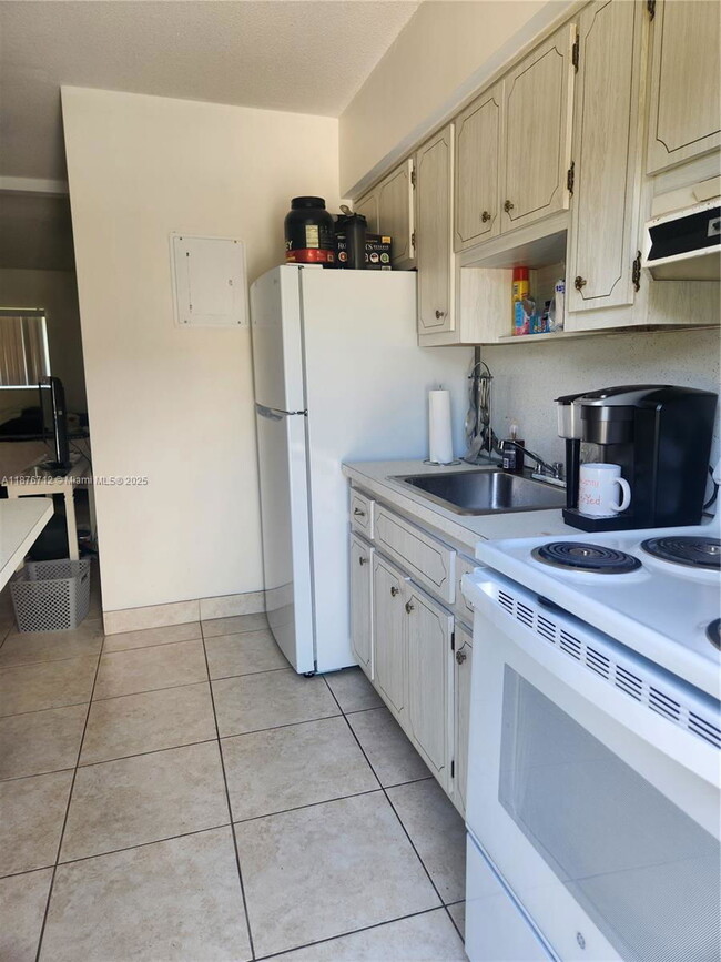 Foto del edificio - 2111 NE 42nd Ct