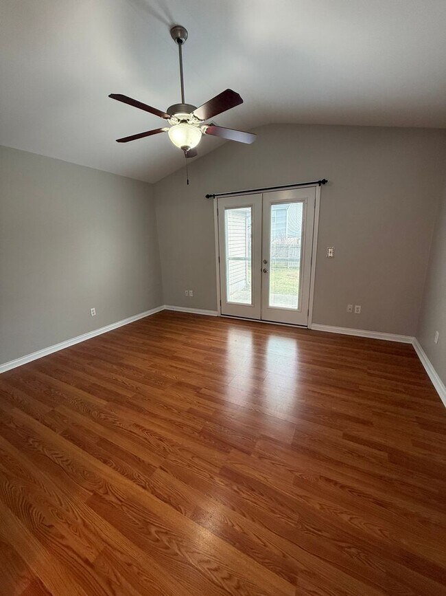 Foto del edificio - Charming 3-bedroom, 2-bathroom home located in the vibrant city of Lexington