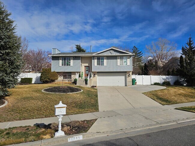 Building Photo - 11713 S Eagle Ridge Dr