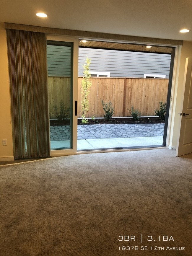 Foto del edificio - 1937B SE 12th Ave
