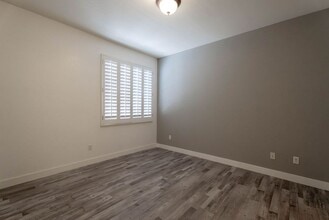 Building Photo - 9050 W Warm Springs Rd